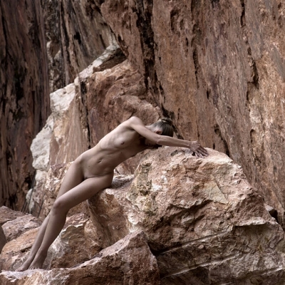 Nuda. Roccia., Monica Mietitore